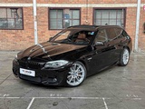 Minituur van BMW 550i 4.4 V8 High Executive M-Sport F11 408pk 2011 5-serie Touring, HP-259-J