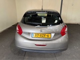 Minituur van Peugeot - 208 - Personenauto - 2012