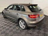 Minituur van Audi A3 Sportback 1.2 TFSI Automaat Attr. PL+, GL-219-N