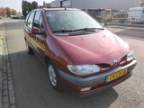Miniaturansicht von Renault - 1999 - Mégane Scénic - 2.0 RT Automatik - ZN-LB-36