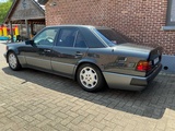 Minituur van 1992 Mercedes-Benz 500 E W124.036 Oldtimer
