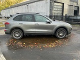 Miniaturansicht von 2016 Porsche Cayenne SUV Pkw