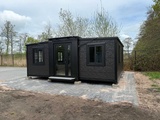 Minituur van 2025 Rhino Houses 36,5 m2 2 slaapkamers, badkamer en keuken Mobiele woonunit / Tiny house