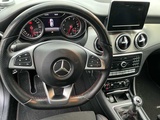 Minituur van 2018 Mercedes-Benz CLA180 Personenauto