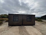 Minituur van 2025 Rhino Houses 36,5 m2 met Glazen wand, 2 slaapkamers, badkamer en keuken Mobiele woonunit / Tiny house