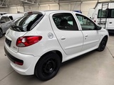 Minituur van 2011 Peugeot 206 Benzine