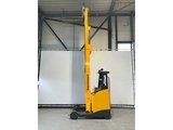 Minituur van Jungheinrich ETV 320 Reach truck, side-shift, hydraulisch verstelbare lepels, free-lift