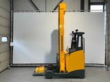 Minituur van Jungheinrich ETV 320 Reach truck, side-shift, hydraulisch verstelbare lepels, free-lift