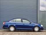 Miniaturansicht von Volkswagen - 2006 - Jetta - 1.6 FSI Comfortline - 45-TJ-ZB