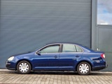 Miniaturansicht von Volkswagen - 2006 - Jetta - 1.6 FSI Comfortline - 45-TJ-ZB