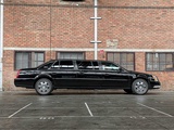 Minituur van Cadillac Six Door Limousine Superior 6-Deurs Rouwauto 2010