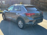 Miniaturansicht von Volkswagen T-Roc Pkw