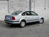 Miniaturansicht von Volkswagen Passat 1.9 TDI Trendline 90PS 2000, 06-FD-FF