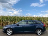 Miniaturansicht von Volvo - 2013 - V60 - 2.4 D6 AWD Pl.i Summe. - 7-SZH-17