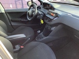 Miniaturansicht von 2013 - Peugeot - 208 - 1.0 VTi Access - PKW