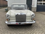 Miniaturansicht von Mercedes Benz 200 Oldtimer von 1966