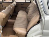 Miniaturansicht von Mercedes Benz 200 Oldtimer von 1966