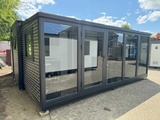 Minituur van 2025 Rhino Houses 36,5 m2 met Glazen wand, 2 slaapkamers, badkamer en keuken Mobiele woonunit / Tiny house