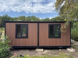 Minituur van 2025 Rhino Houses 36,5 m2 met glazen wand, 2 slaapkamers, badkamer en keuken Mobiele woonunit / Tiny house