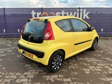 Minituur van 2005 - Peugeot - 107 - 1.0-12V XR - Personenauto