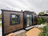 Minituur van 2025 Rhino Houses 36,5 m2 2 slaapkamers, badkamer en keuken Mobiele woonunit / Tiny house