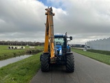 Minituur van 2011 New Holland T6070 Vierwielaangedreven landbouwtractor met Hemos maaiarm