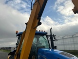 Minituur van 2011 New Holland T6070 Vierwielaangedreven landbouwtractor met Hemos maaiarm