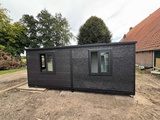 Minituur van 2025 Rhino Houses 36,5 m2 met Glazen wand, 2 slaapkamers, badkamer en keuken Mobiele woonunit / Tiny house