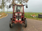 Minituur van 1981 International 745xl Tweewielaangedreven landbouwtractor