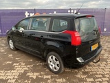 Minituur van 2014 - Peugeot - 5008 - 1.6 THP Active 5p. - Personenauto