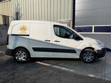 Minituur van 2013 Peugeot Partner Bedrijfswagen (marge)