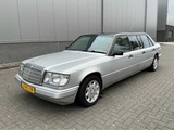 Minituur van 1995 Mercedes-Benz E200D Limousine