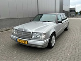 Minituur van 1995 Mercedes-Benz E200D Limousine