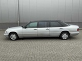 Minituur van 1995 Mercedes-Benz E200D Limousine