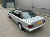 Minituur van 1995 Mercedes-Benz E200D Limousine