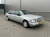 Minituur van 1995 Mercedes-Benz E200D Limousine