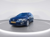 Minituur van Volkswagen Passat Variant 3.2 V6 Highline 4Motion 2007 | 93-XB-KR