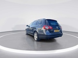 Minituur van Volkswagen Passat Variant 3.2 V6 Highline 4Motion 2007 | 93-XB-KR