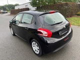 Miniaturansicht von PEUGEOT - 2013 - 208 - PKW