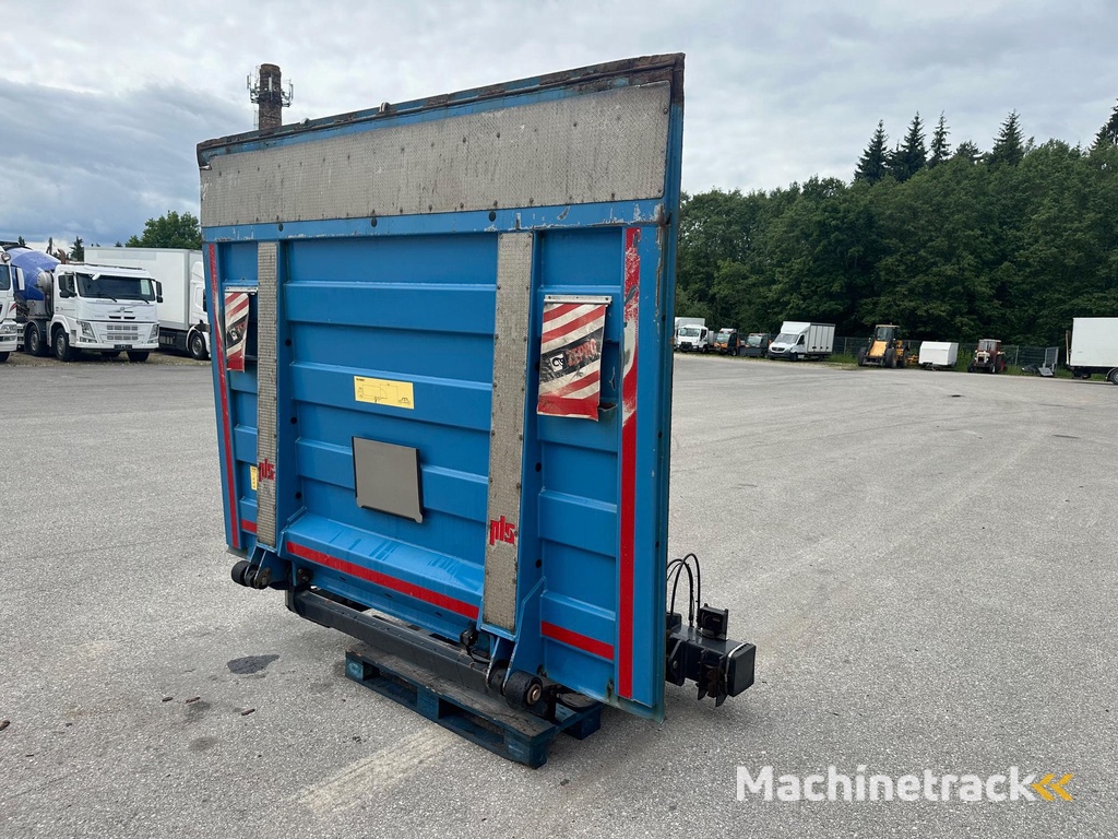 PALFINGER LIFT 2000KG