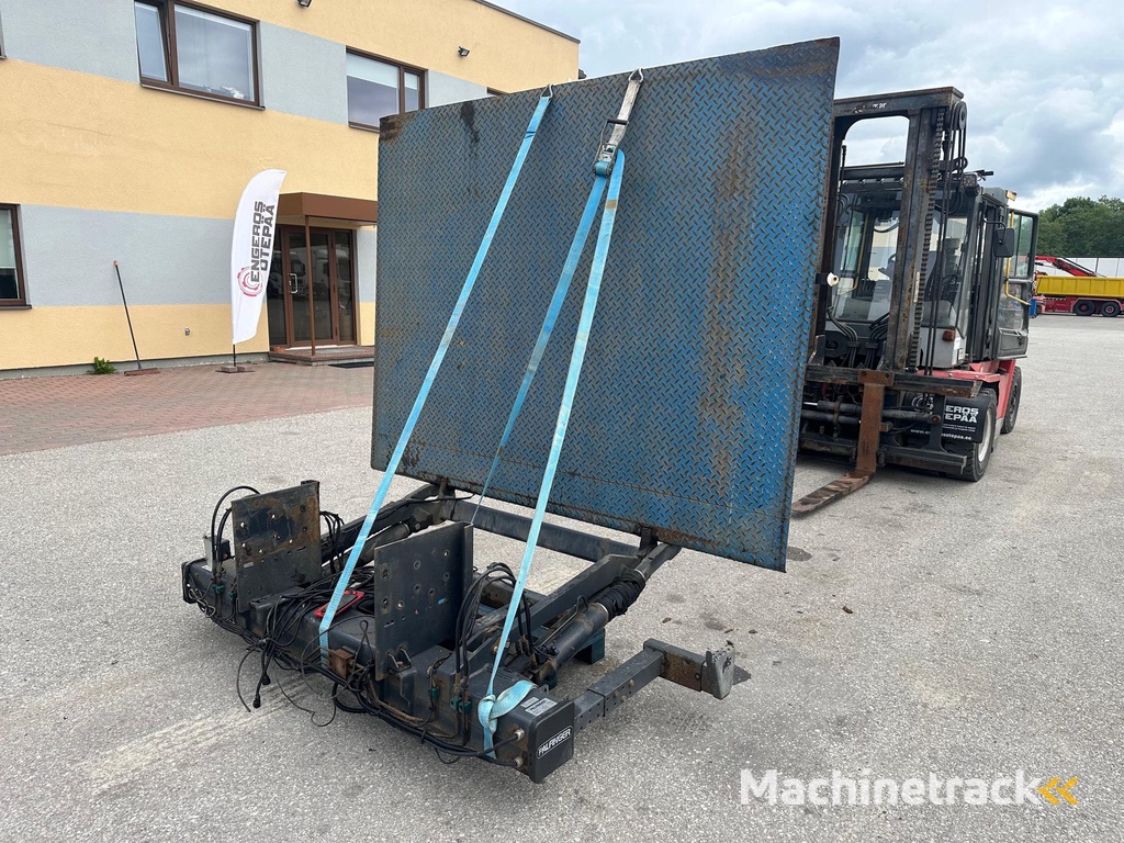 PALFINGER LIFT 2000KG