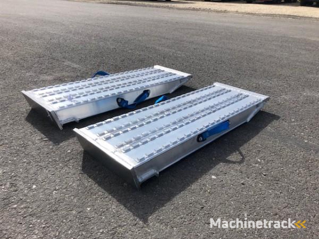 Schmitz Goosneck ramps 2 pcs 16000 kg.