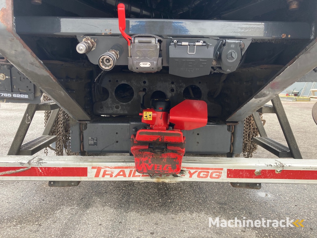 Mercedes-Benz ACTROS 2663 EURO 6 + 6x4 + FULL AIR + RETARDER + LOGLIFT CRANE