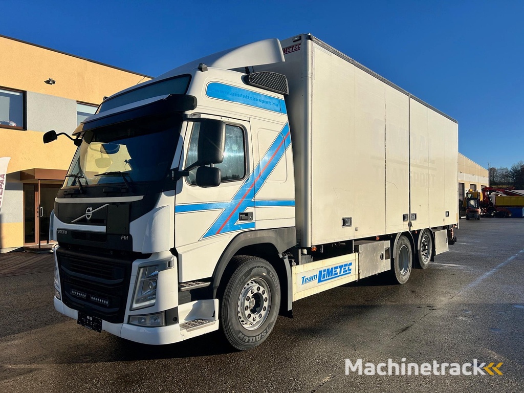 Volvo FM330 6X2*4 EURO6 + SIDE OPENING + BOX HEATING