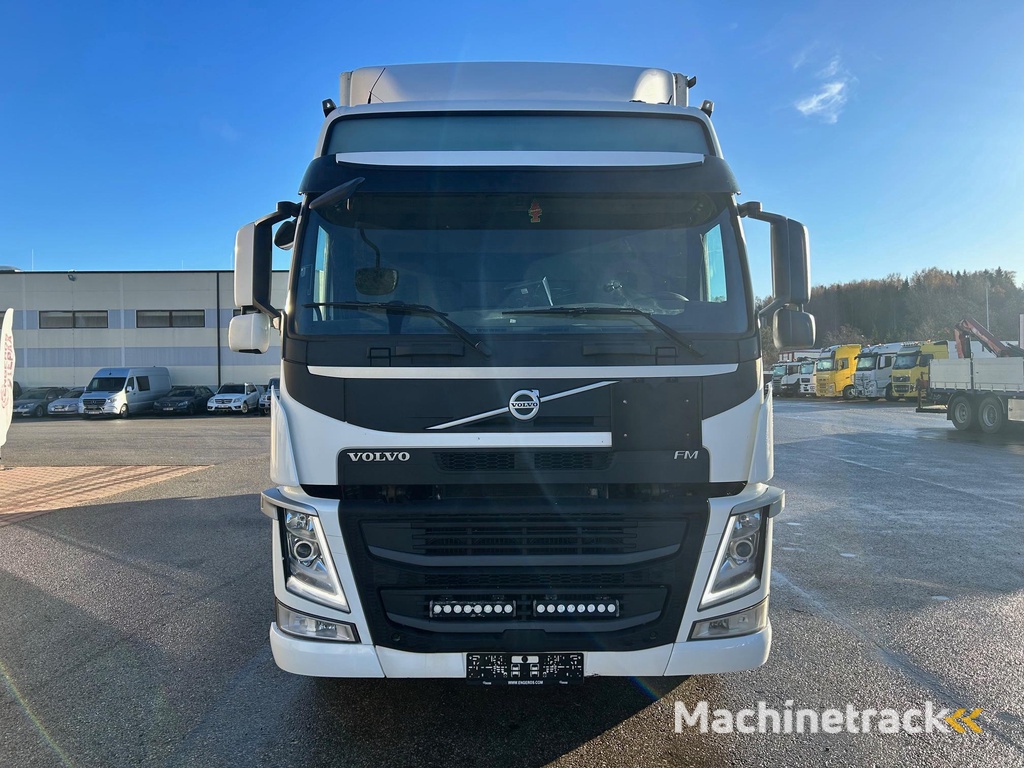 Volvo FM330 6X2*4 EURO6 + SIDE OPENING + BOX HEATING