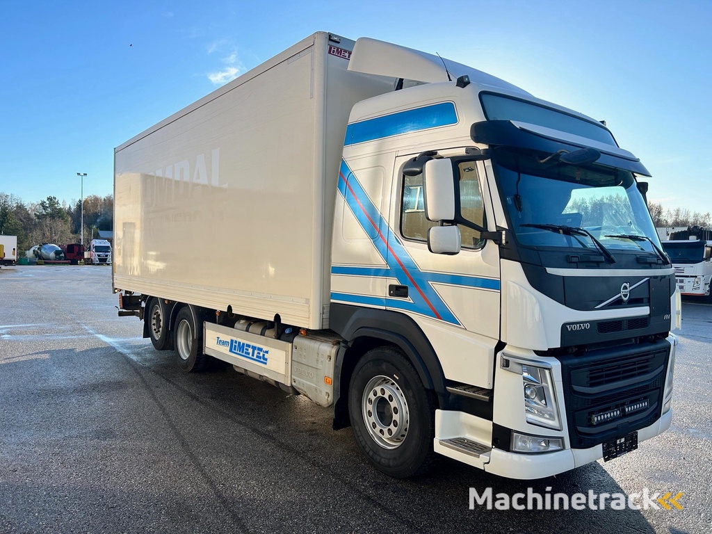 Volvo FM330 6X2*4 EURO6 + SIDE OPENING + BOX HEATING