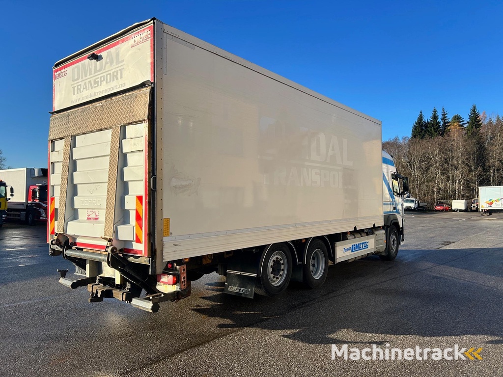 Volvo FM330 6X2*4 EURO6 + SIDE OPENING + BOX HEATING