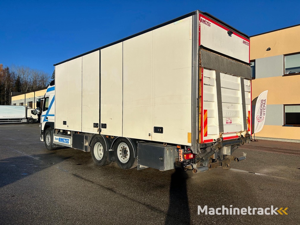 Volvo FM330 6X2*4 EURO6 + SIDE OPENING + BOX HEATING