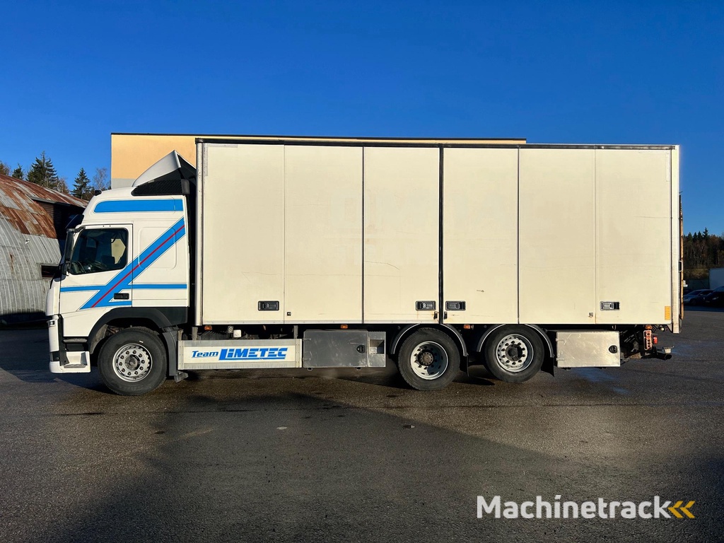 Volvo FM330 6X2*4 EURO6 + SIDE OPENING + BOX HEATING