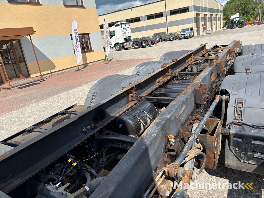 Scania R580 8X2*6 + RETARDER + PTO + ADR